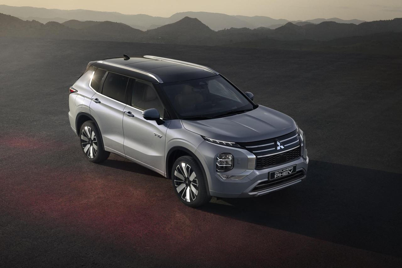 New-Outlander-PHEV_002L.jpg