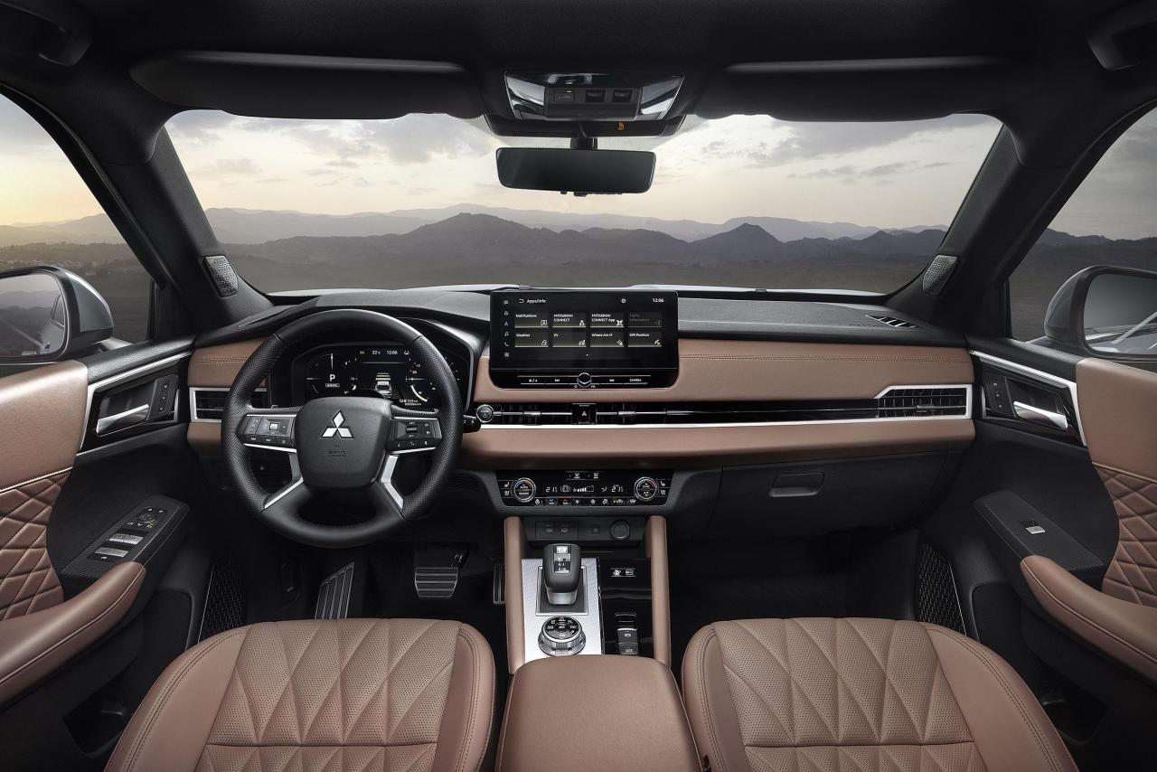 New-Outlander-PHEV_018L.jpg