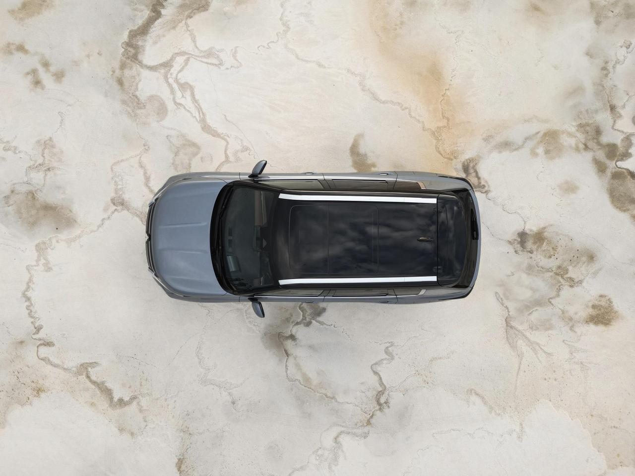 New-Outlander-PHEV_036L.jpg
