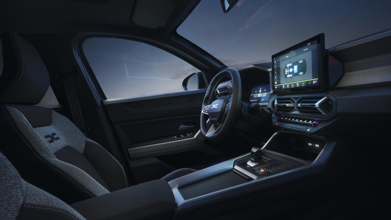 Nouveau_Dacia_Bigster_HYBRID_155_Journey_Bleu_Indigo_20.jpg