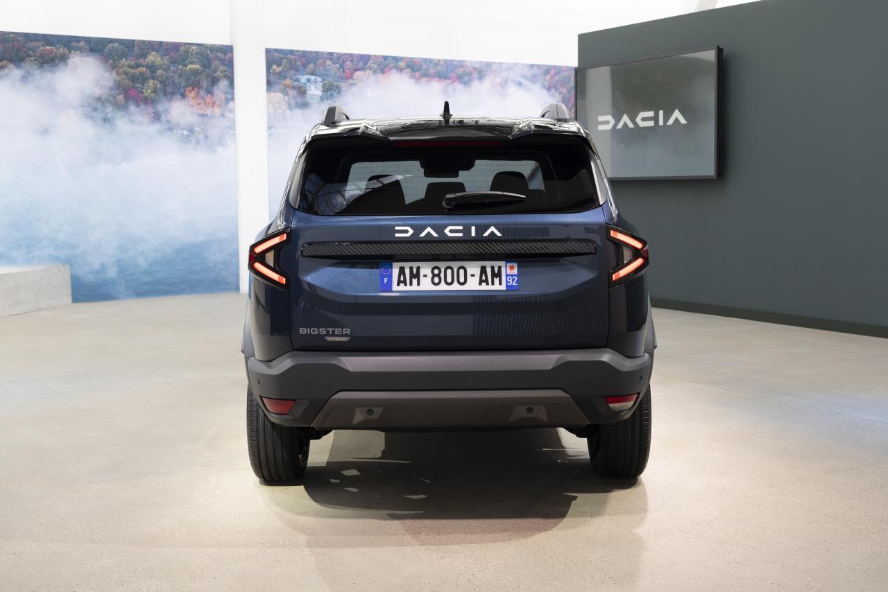 Nouveau_Dacia_Bigster_HYBRID_155_Journey_Bleu_Indigo_36.jpg