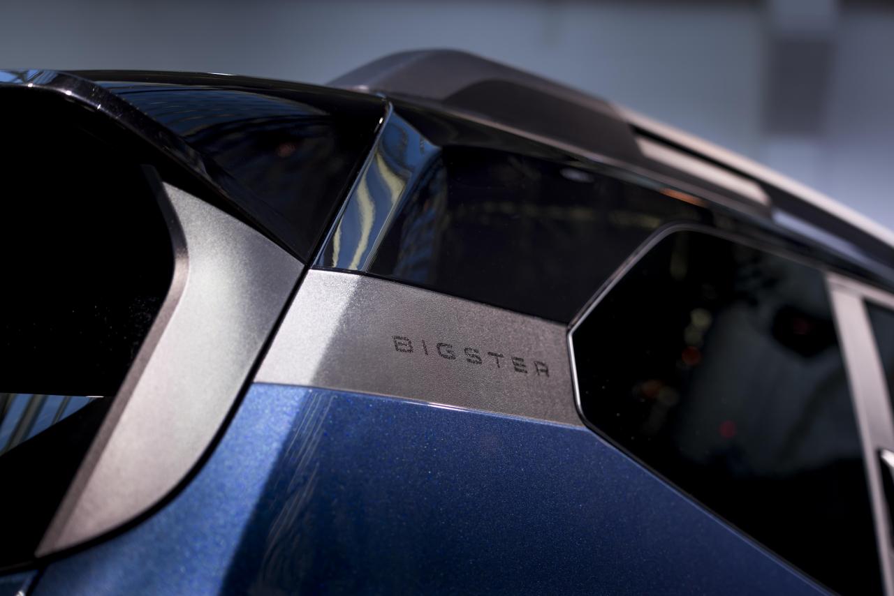 Nouveau_Dacia_Bigster_HYBRID_155_Journey_Bleu_Indigo_51.jpg