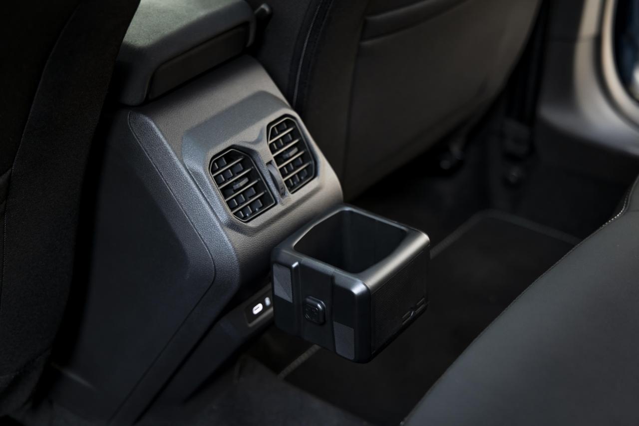 Nouveau_Dacia_Bigster_HYBRID_155_Journey_Bleu_Indigo_75.jpg