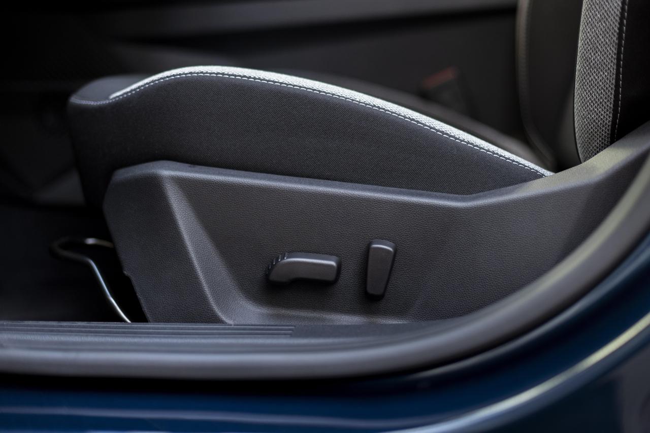 Nouveau_Dacia_Bigster_HYBRID_155_Journey_Bleu_Indigo_77.jpg