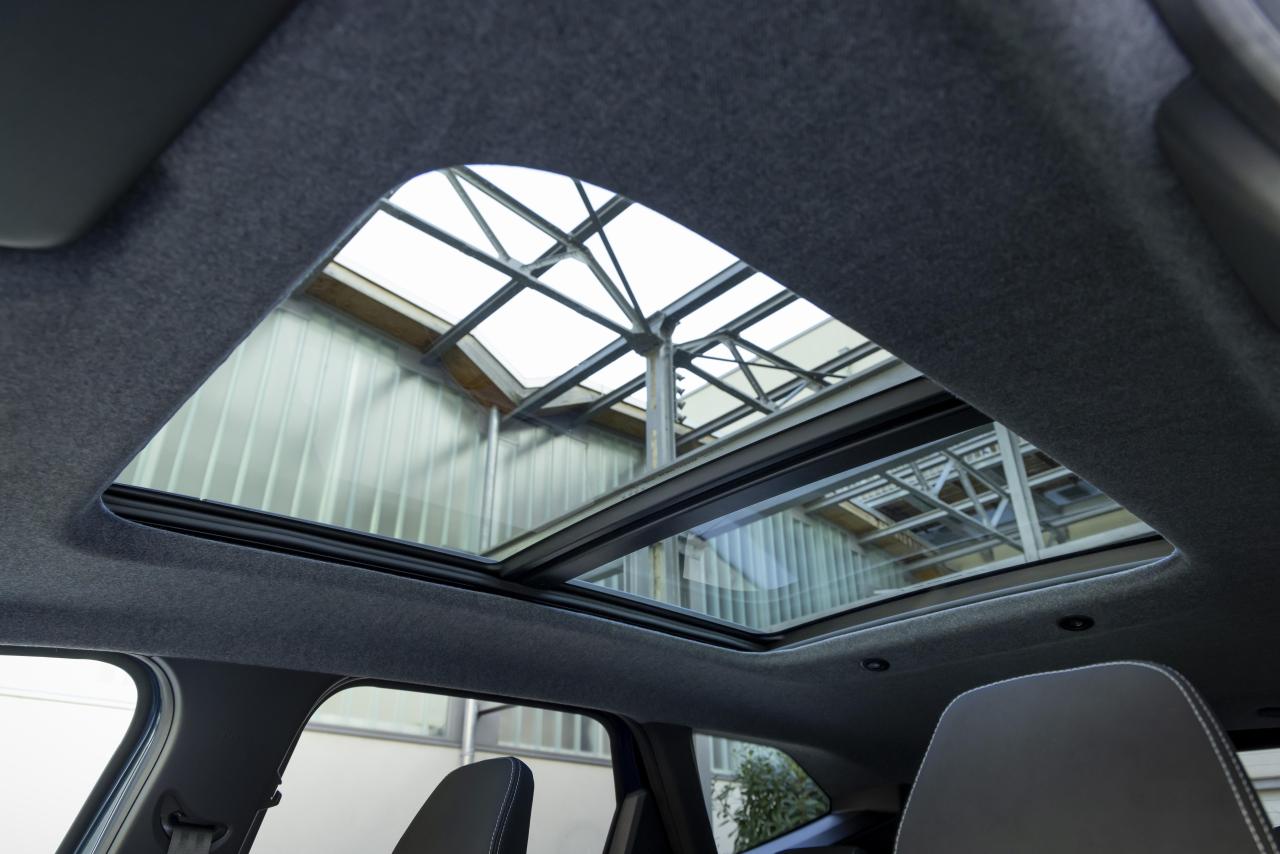Nouveau_Dacia_Bigster_HYBRID_155_Journey_Bleu_Indigo_79.jpg