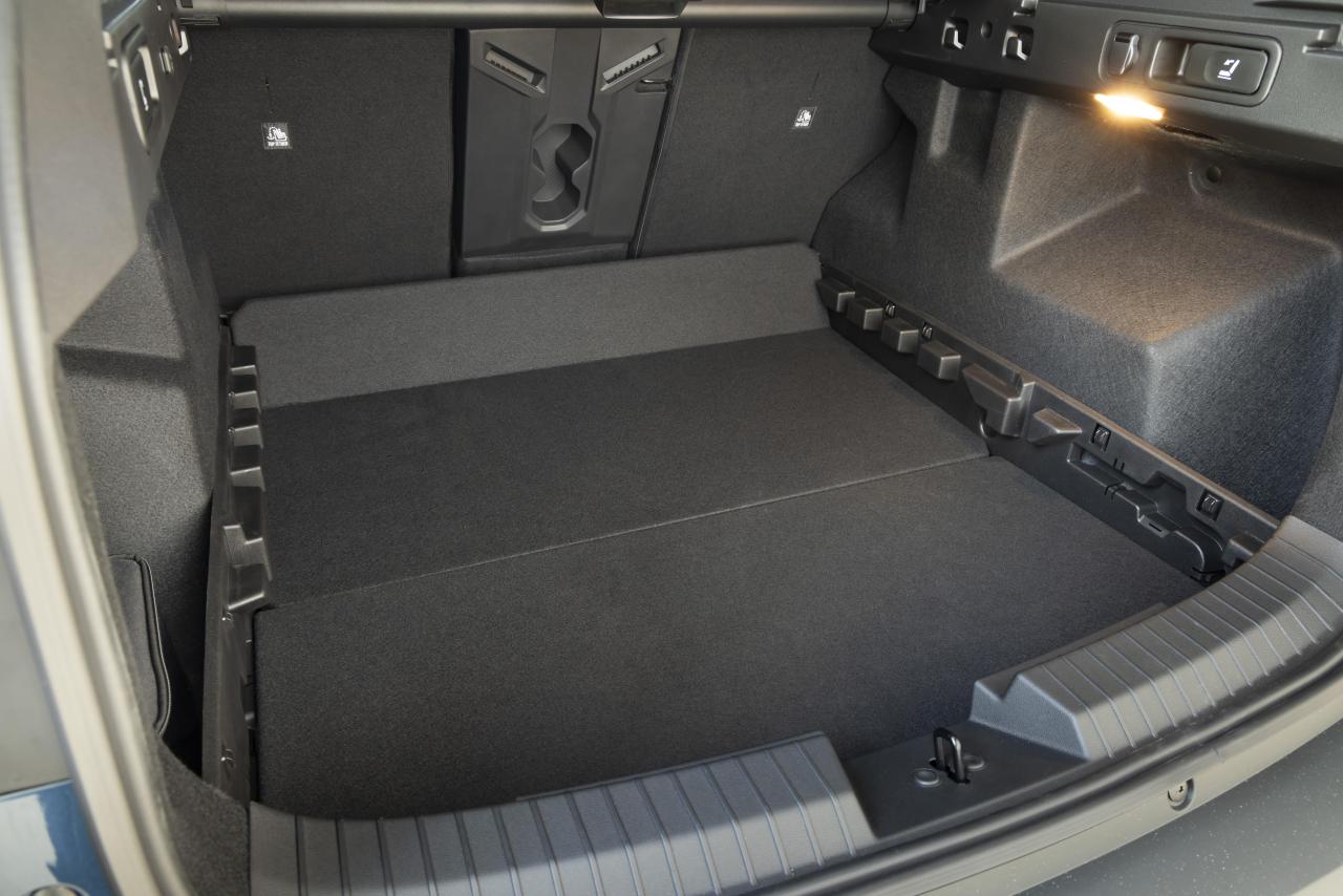 Nouveau_Dacia_Bigster_HYBRID_155_Journey_Bleu_Indigo_85.jpg