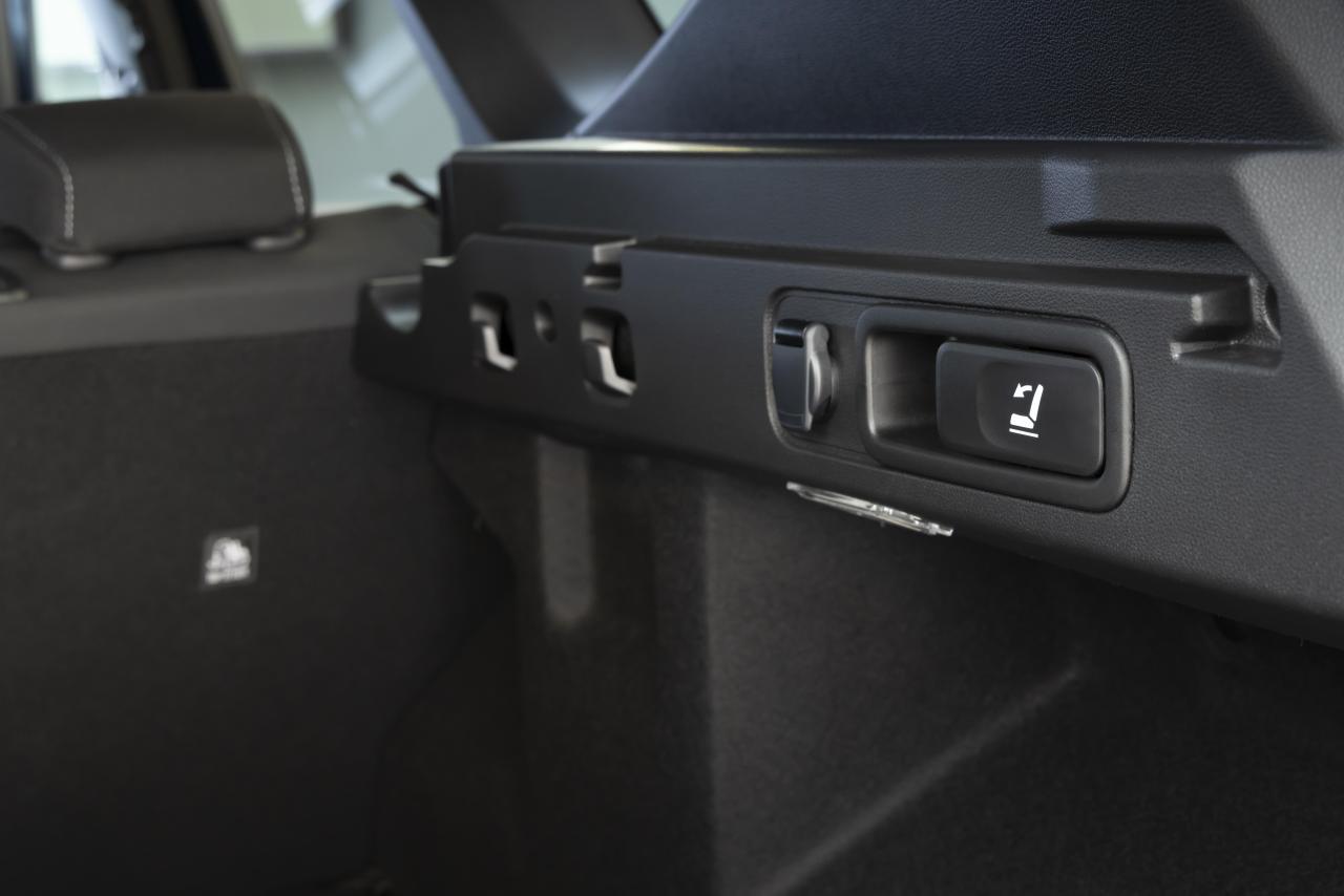 Nouveau_Dacia_Bigster_HYBRID_155_Journey_Bleu_Indigo_89.jpg