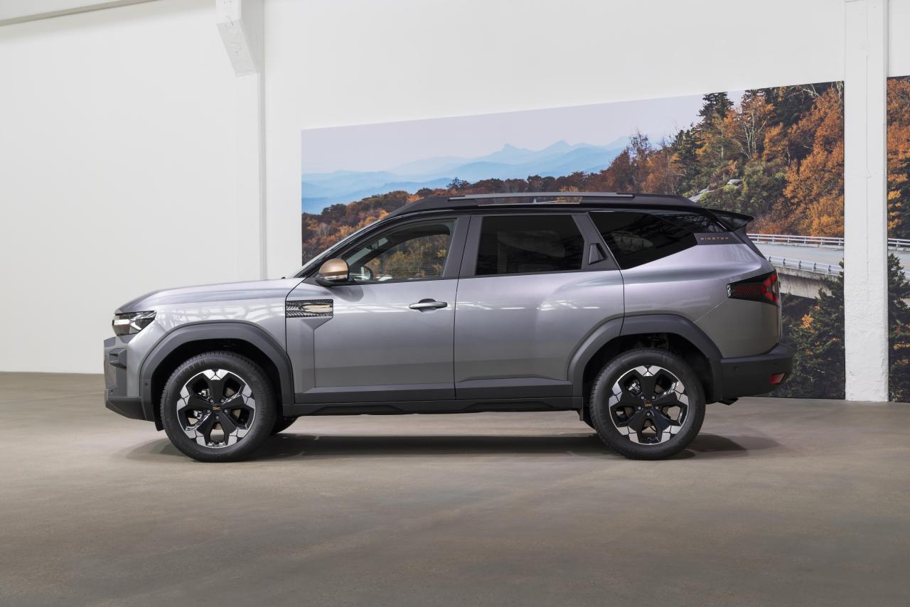 Nouveau_Dacia_Bigster_TCe_130_4x4_Extreme_Gris_Schiste_5.jpg