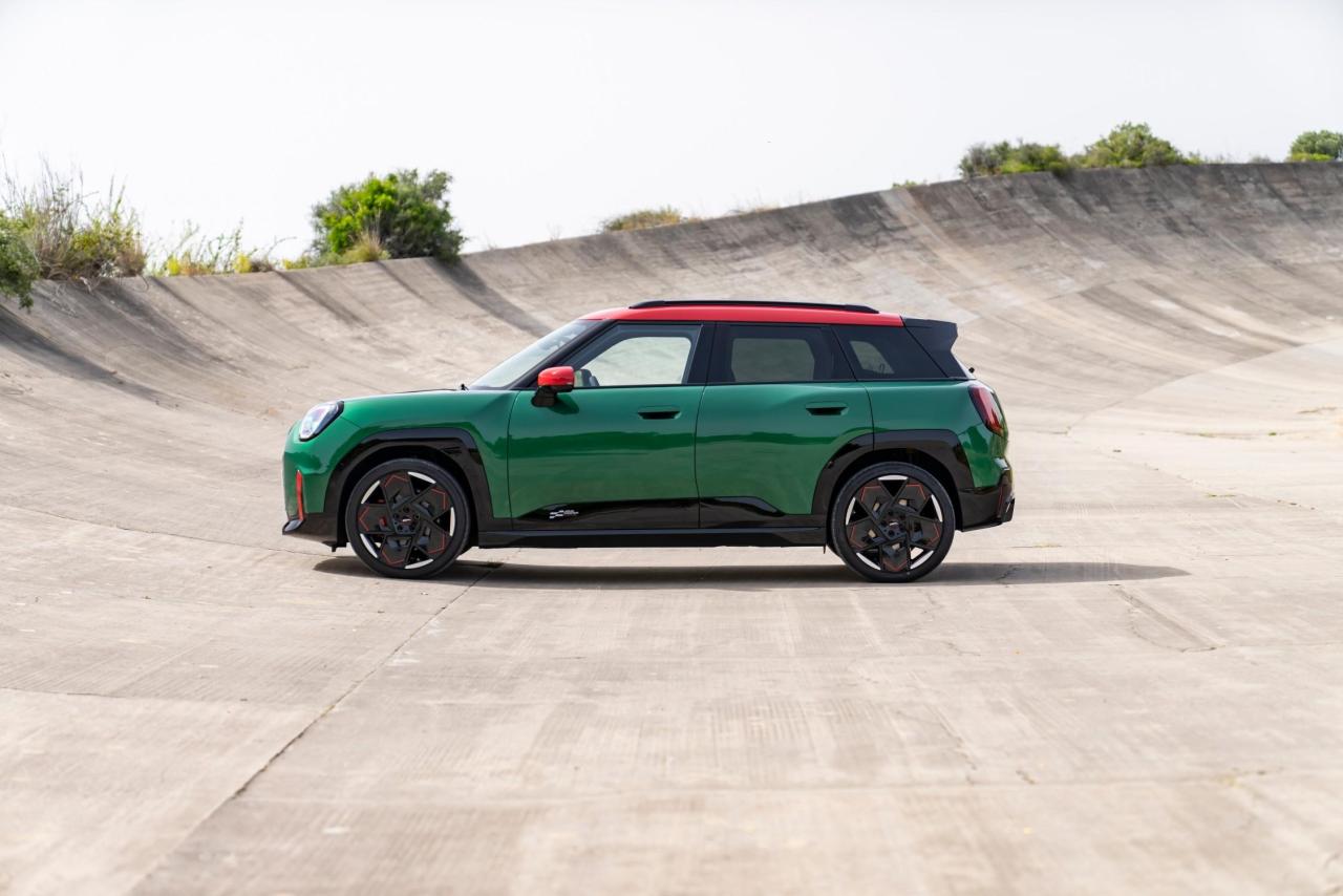 P90567345_lowRes_the-mini-john-cooper.thumb.jpg.7ed978f310b3de32b466484e3e0803ed.jpg