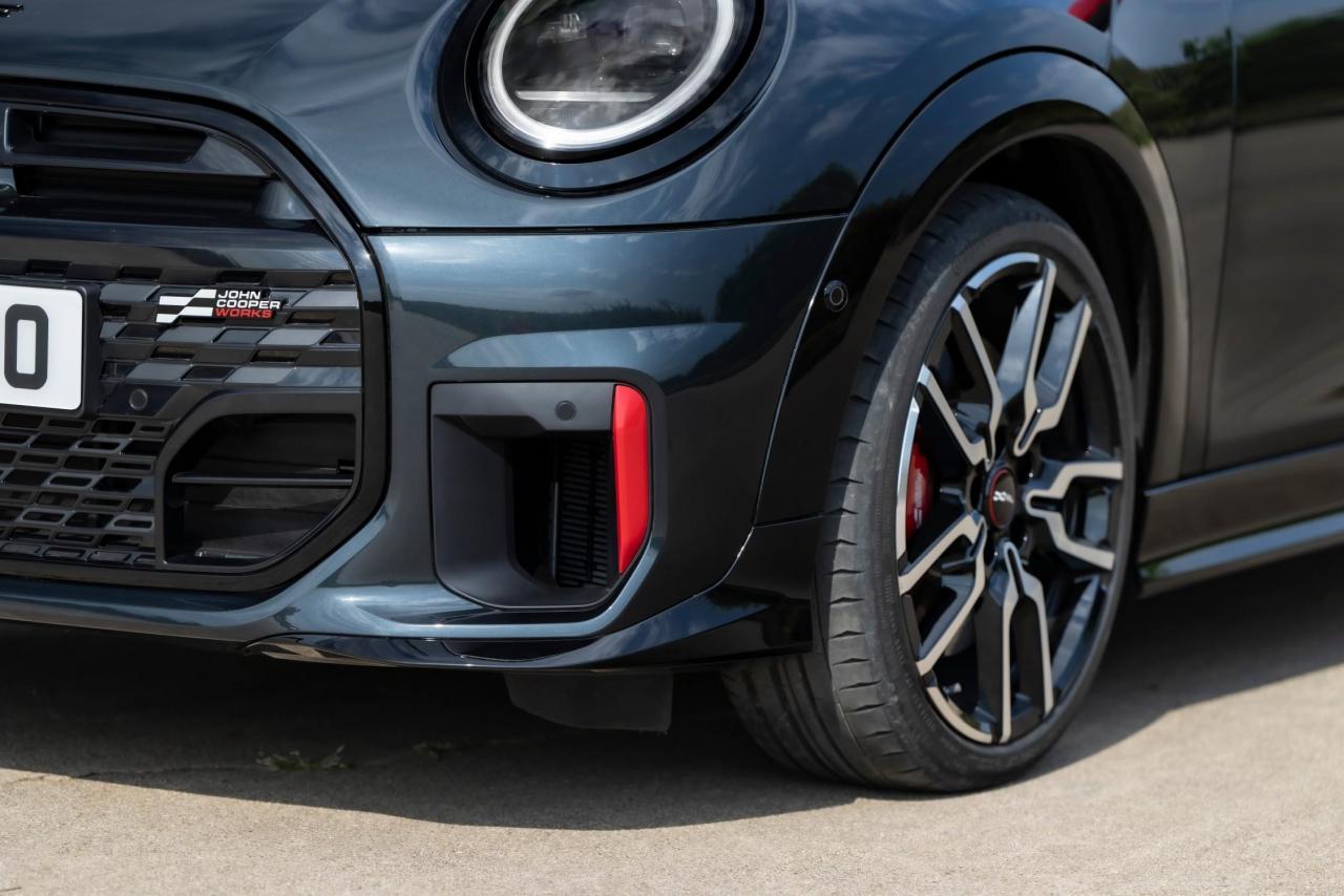 P90573971_lowRes_mini-john-cooper-wor.thumb.jpg.f1746fec26bf3ddfdbbbafabc78fc718.jpg
