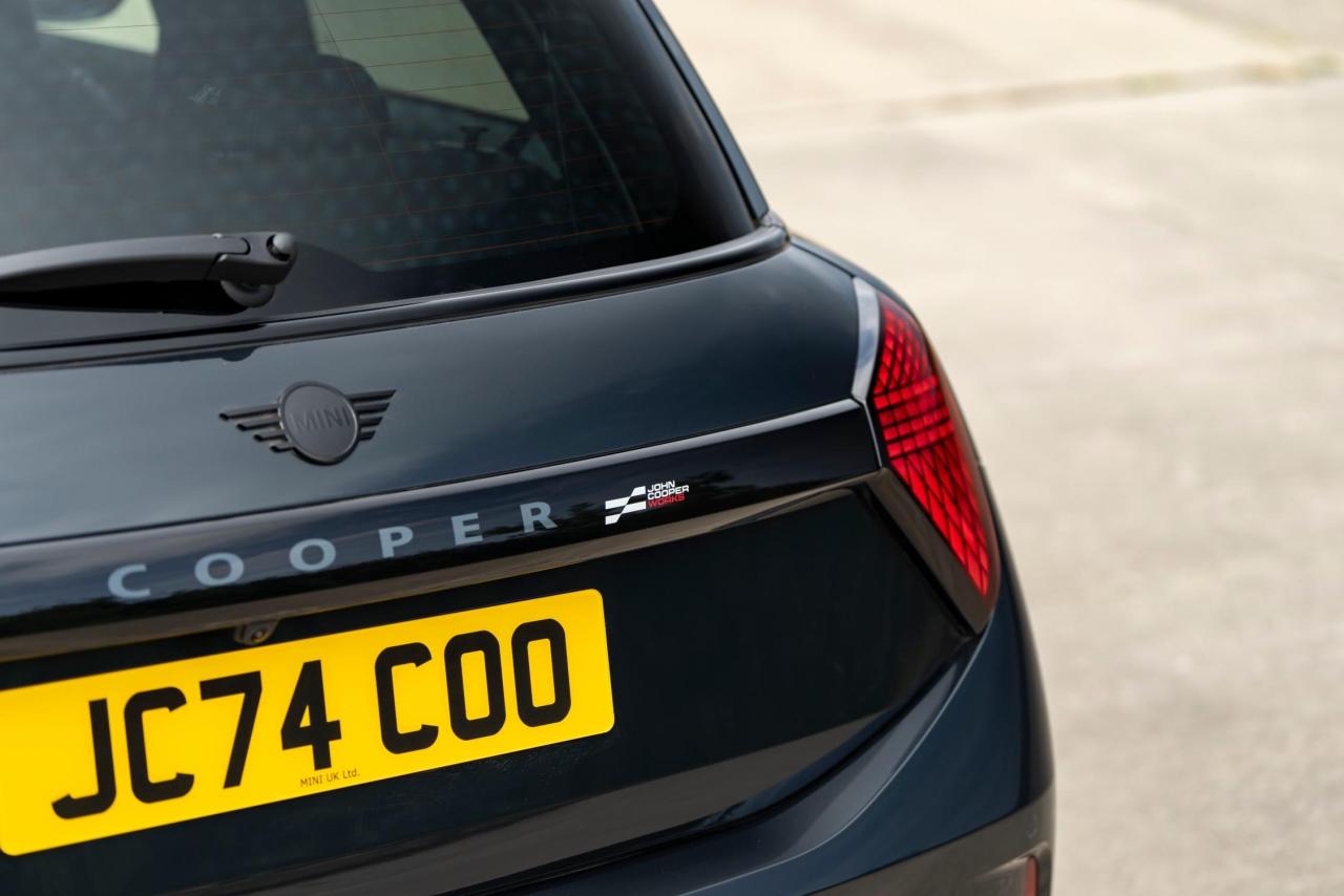 P90573976_lowRes_mini-john-cooper-wor.thumb.jpg.6af3d4dade1f94bd0685d14941d28dd6.jpg