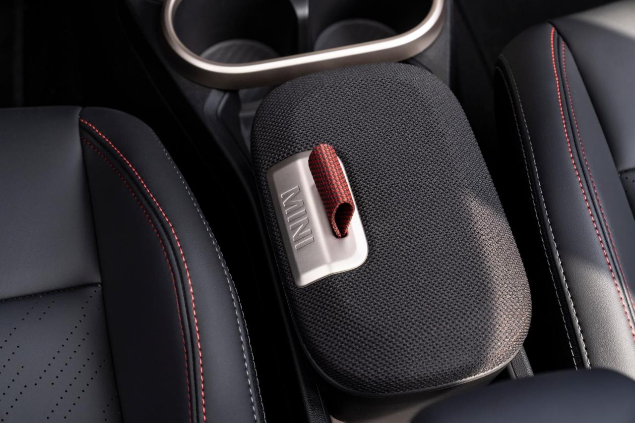 P90573987_lowRes_mini-john-cooper-wor.thumb.jpg.58d3ccfae15591fc048fd7606016ed20.jpg