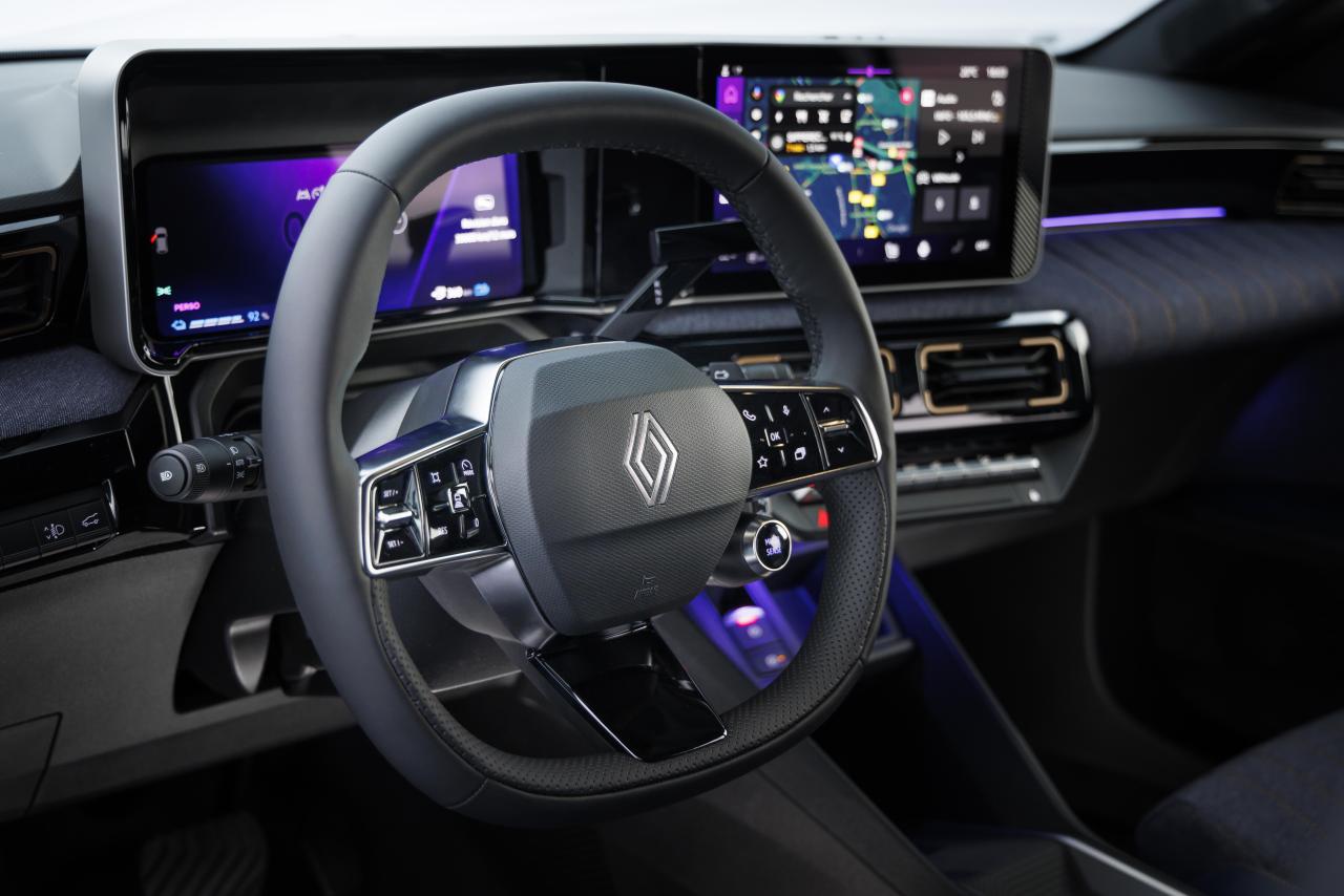 Renault4E-Techelectric.thumb.jpg.465d50a72de4518fe70d331279a3a0f2.jpg
