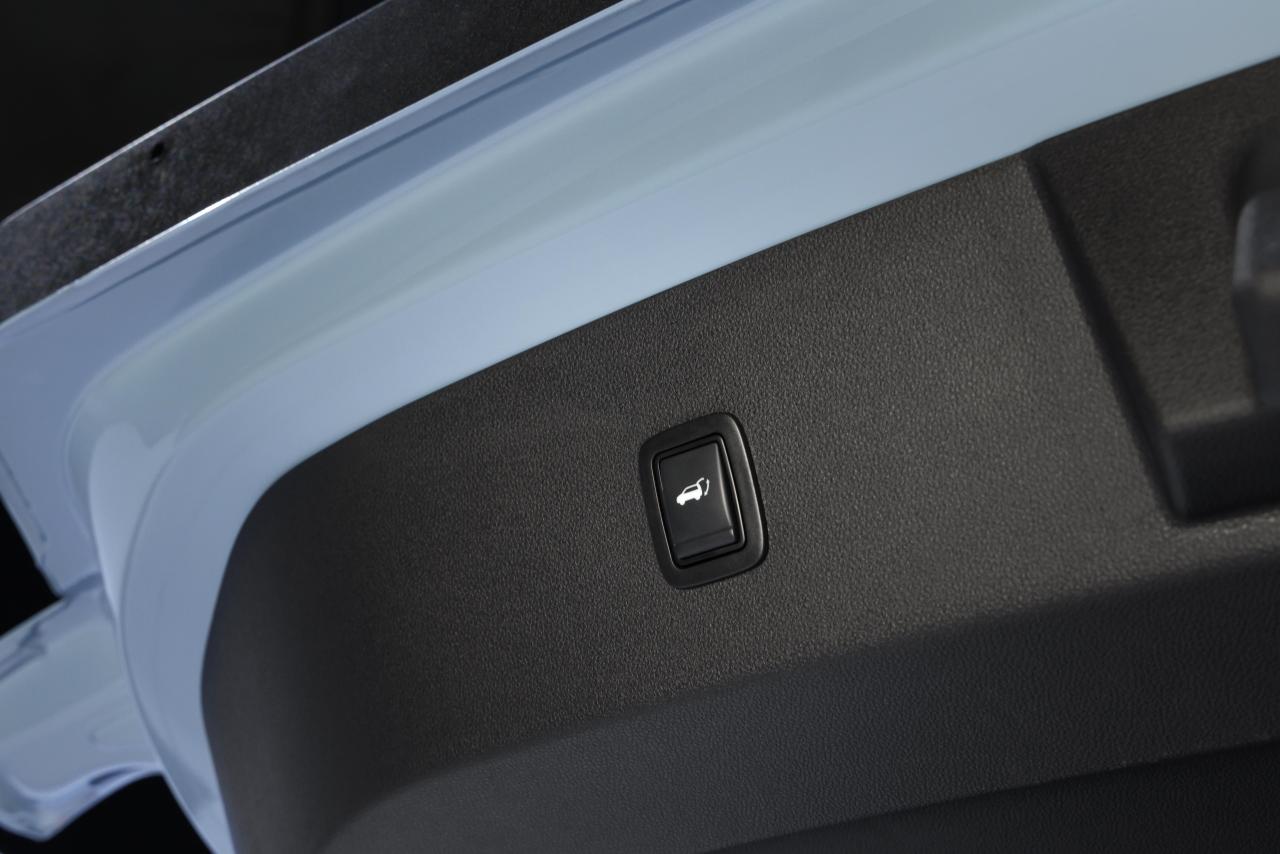 Renault4E-Techelectric.thumb.jpg.8f19cb9ff9e6c5d137ea2d63321b9d75.jpg