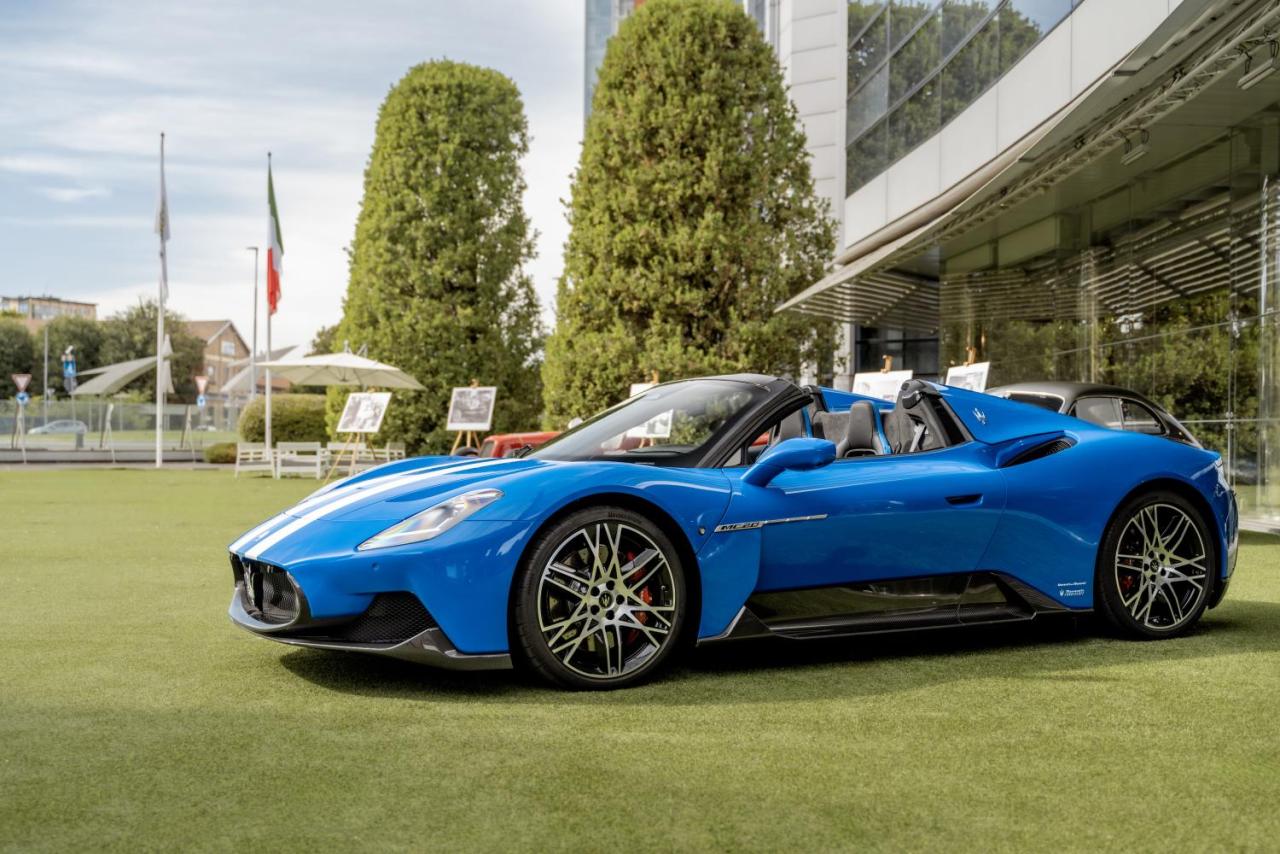 Small-24759-14-mc20-maserati-per-maserati.jpg