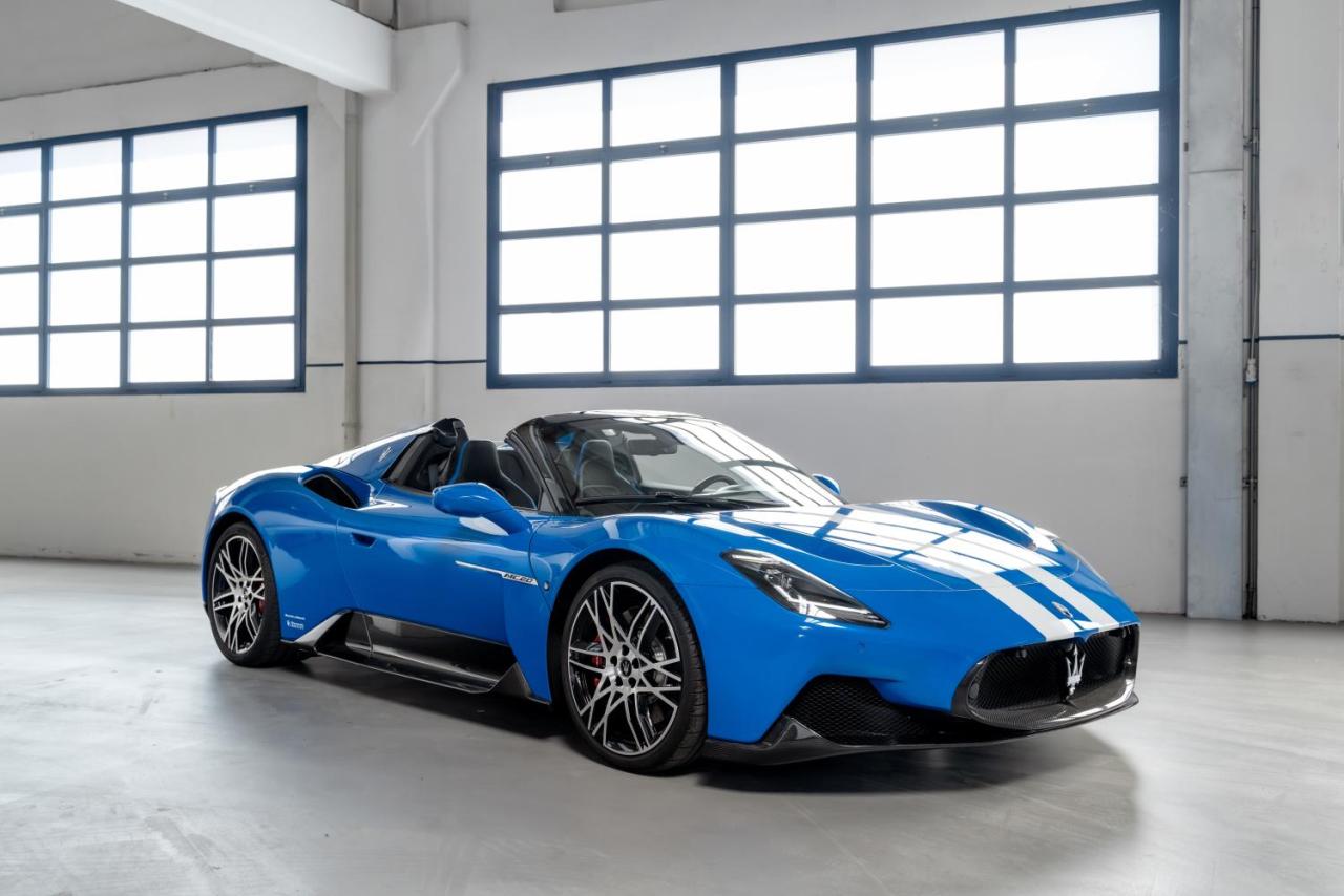 Small-24760-09-mc20-maserati-per-maserati.jpg