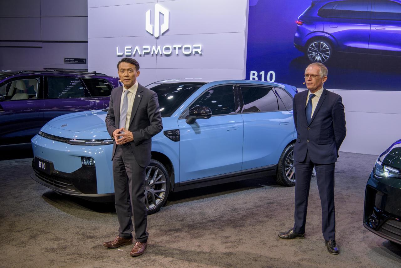 TianshuXinLeapmotorInternationalCEOCarlosTavaresStellantisCEO.jpg
