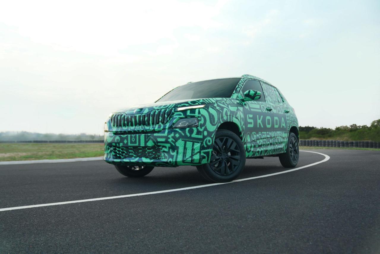 the-all-new-kylaq-featuring-special-camouflage-as-skoda-auto-ushers-in-a-new-era-in-india-01_7580e496-jpg-1920x1282.thumb.jpg.33a2499fbe19f92150709b0c37343048.jpg