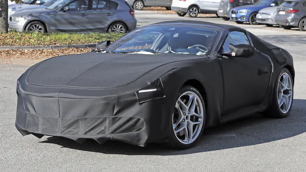 FerrariRomafront3_4_mhw6el.webp.2b6dee7c26425fcb3a627165b07d995d.webp