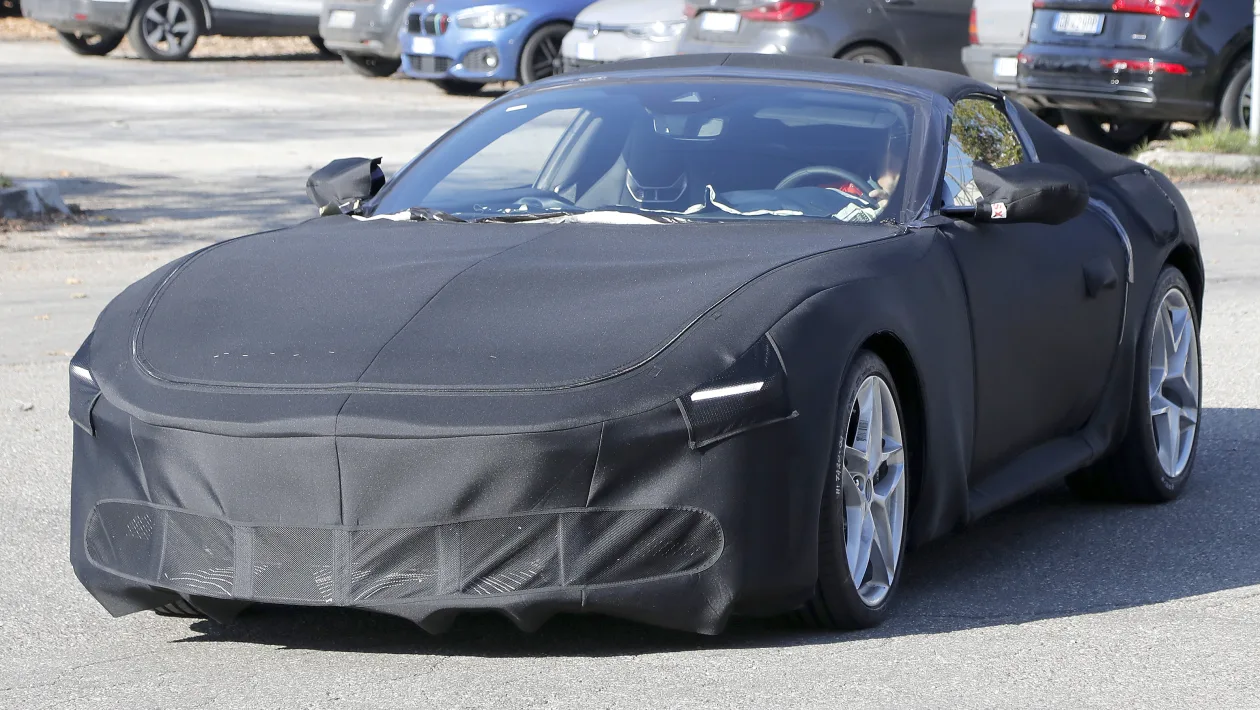 FerrariRomafront_drzdt0.webp.c24b50617e8219e37e2562c4fc459c60.webp
