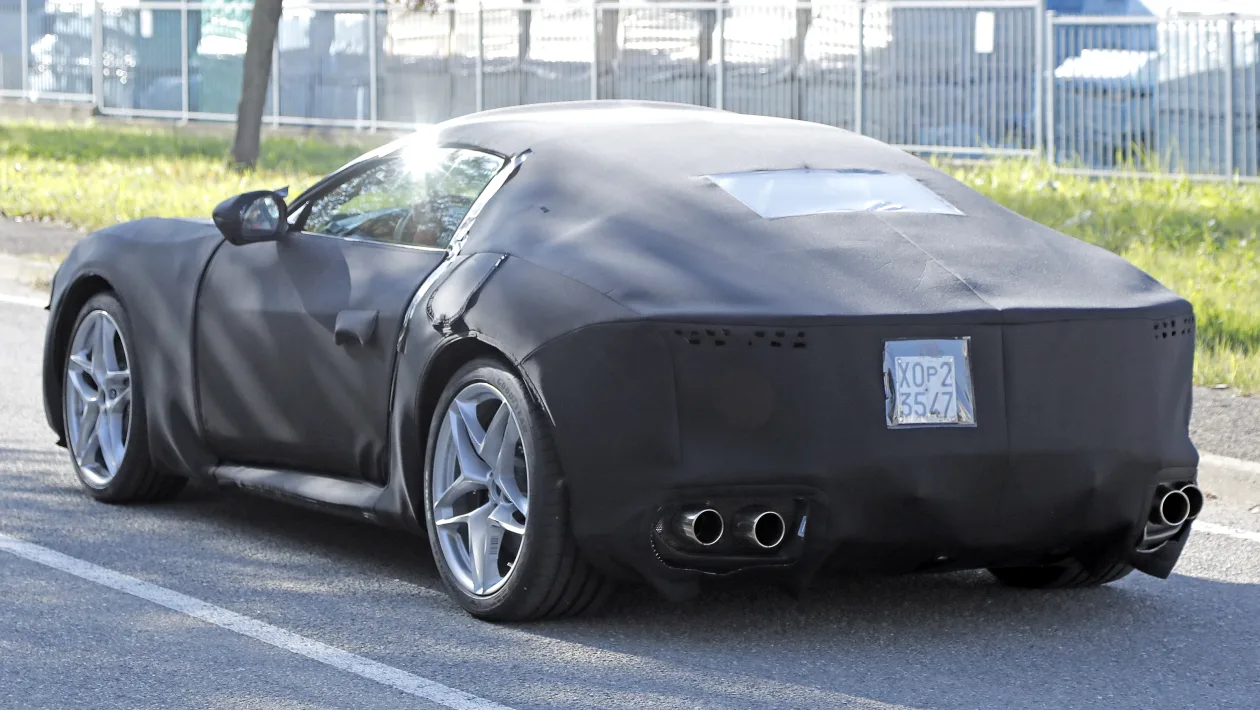 FerrariRomarear3_4_yxfjma.webp.08db21456f8d5c7a65c8e6213f8e8dcd.webp