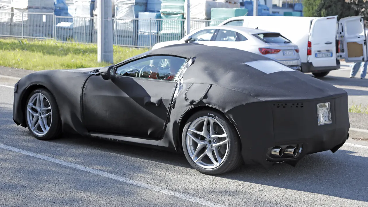 FerrariRomarearangled_ghtssx.webp.e1e9e24b3d81dd0244508a8181f11511.webp