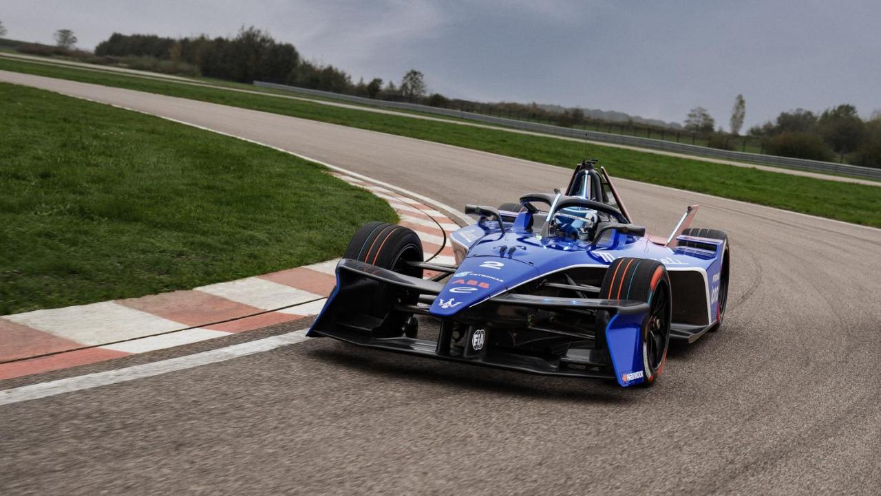 Small-25154-maserati-formula-e-tipo-folgore-season-11-livery07.thumb.jpg.f04894311abac4648a866be57d0aeb1e.jpg