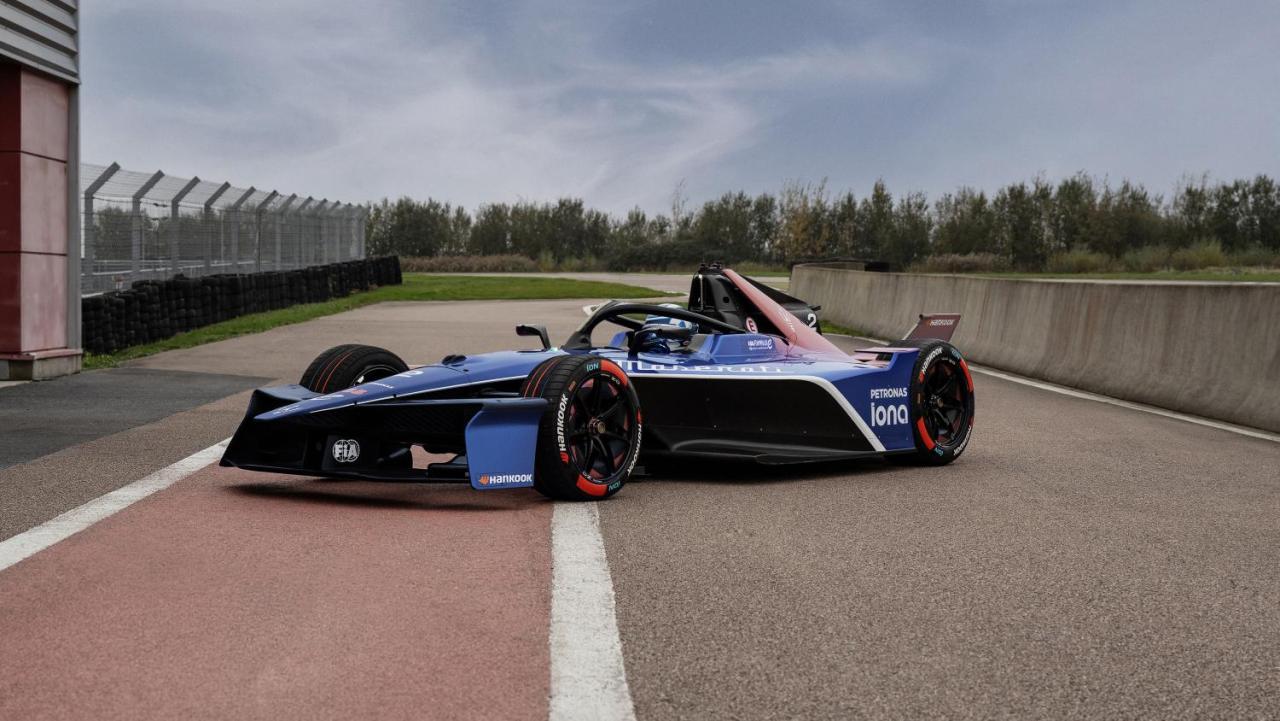 Small-25155-maserati-formula-e-tipo-folgore-season-11-livery06.thumb.jpg.e854fc0bc2e002e51b54e54690580a43.jpg