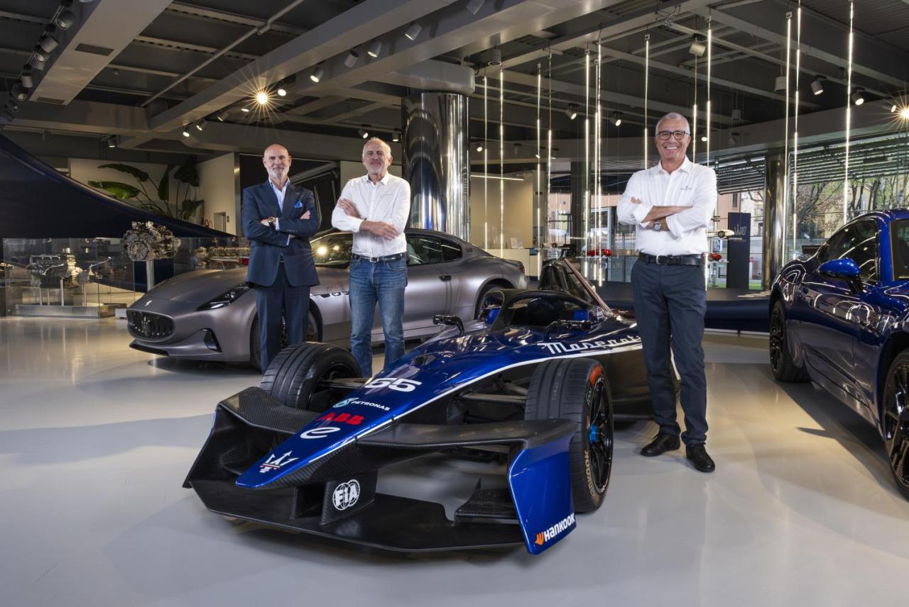 Small-25177-241126-maserati-commits-to-gen-4-era-in-abb-fia-formula-e-world-championship.thumb.jpg.86c03b14fd0f6678534ef7e0fd9ebc84.jpg