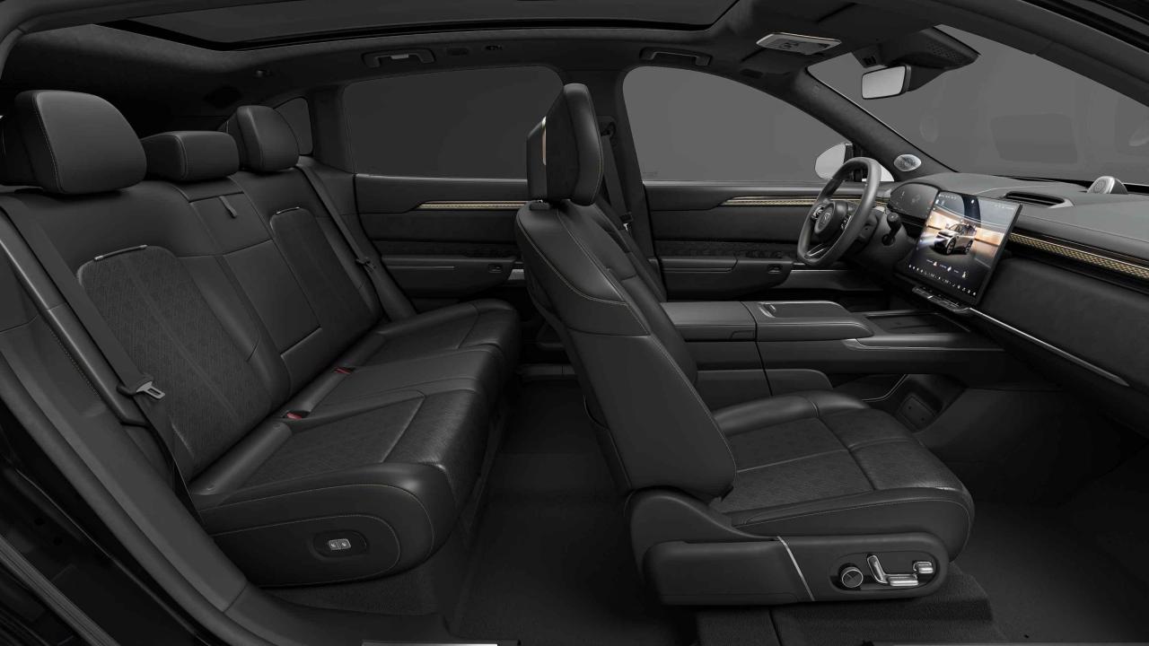 1732539673-cx1e_eu_int_leather_charcoal_black_side_view-04.thumb.jpg.cd42779da2f7a6783161433e43dc3788.jpg