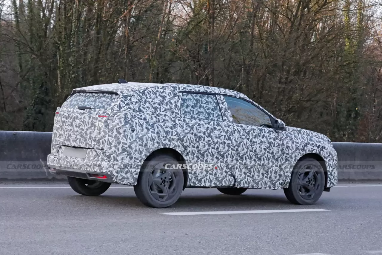 2025-Citroen-C5-Aircross-Scoop-10-2048x1366.thumb.webp.206f2975d3264a6d35e71d3ddca1504a.webp