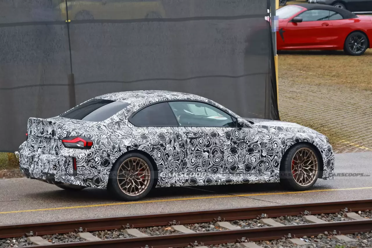 BMW-M2-CS-16.thumb.webp.38c090870ea06915558b314c0f5a1fd4.webp
