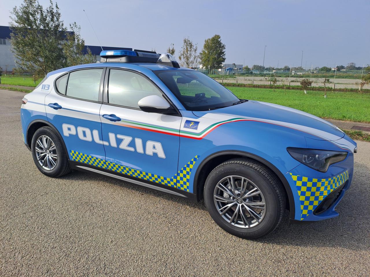 IlCentauroalatodellaPoliziaStradalespiccasuAlfaRomeoStelvio(2).thumb.jpg.9e2c953f902d979555f85a0279e7d646.jpg