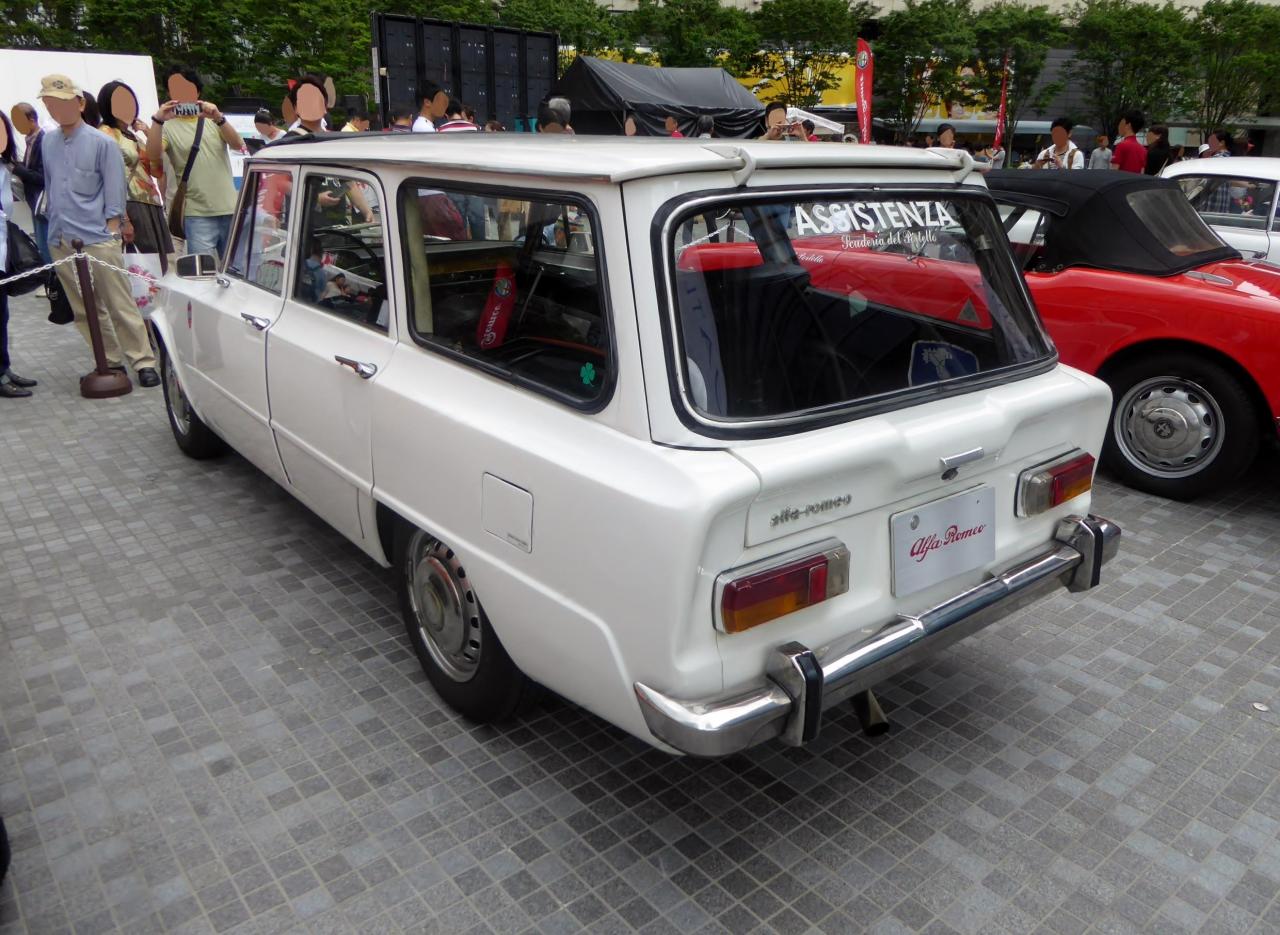 The_rearview_of_Alfa_Romeo_Giulia_Giardinetta.thumb.JPG.4a26b43d1d8c161b7d6e9c4dd7cd45a7.JPG