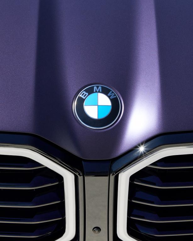 bmw_xm_kith_concept_57.jpg.a8aa527d45a1ea3d818f64625b55f7a3.jpg