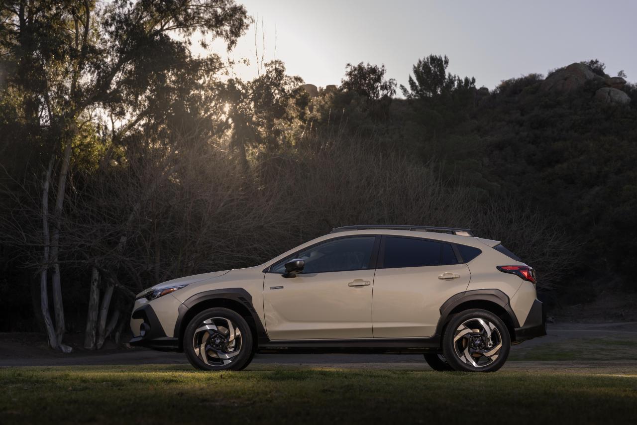 2026_Subaru_Crosstrek_Hybrid_5.thumb.jpg.cd312d499c8582059a420278acdd1aee.jpg