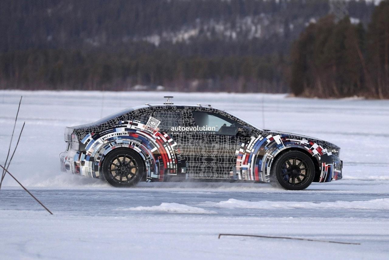 2028-bmw-m3-ev-prototype-flaunts-massive-wheel-arches-during-winter-testing_8.thumb.jpg.2e658fc28e93d13e09f3651491f4b7dd.jpg