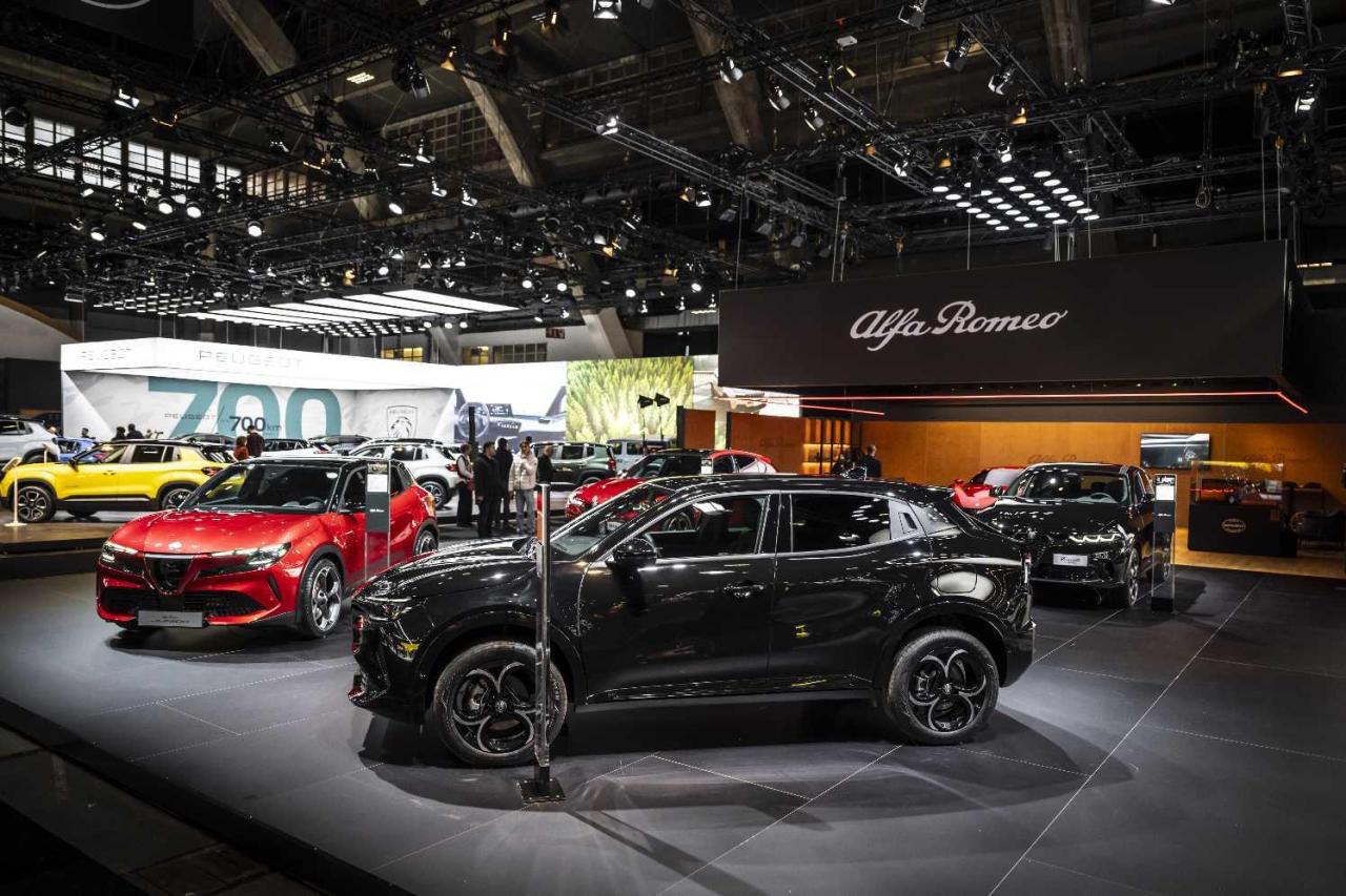 AlfaRomeoStand(1).thumb.jpg.1623191499ac9e37d7b24737b852ee15.jpg