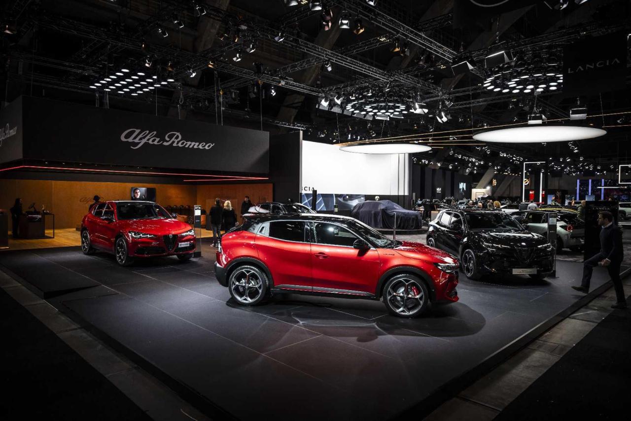 AlfaRomeoStand(2).thumb.jpg.dafacb12bcb6d541146d008de427171a.jpg