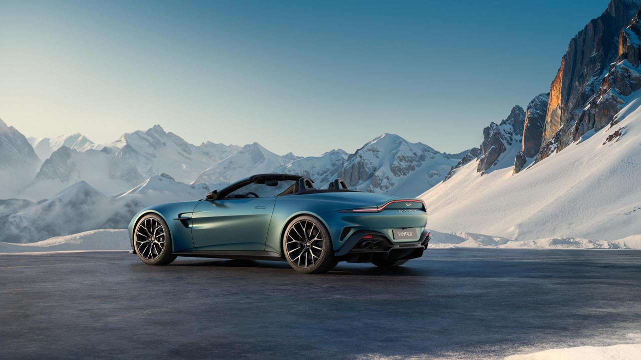 AstonMartinVantageRoadster_6.thumb.jpg.62cdfc3db5c629160a678b01ca01a459.jpg