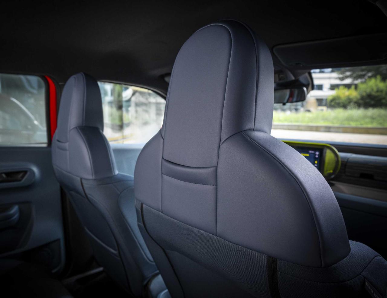 FiatGrandePandaRED_Interiors (7).jpg