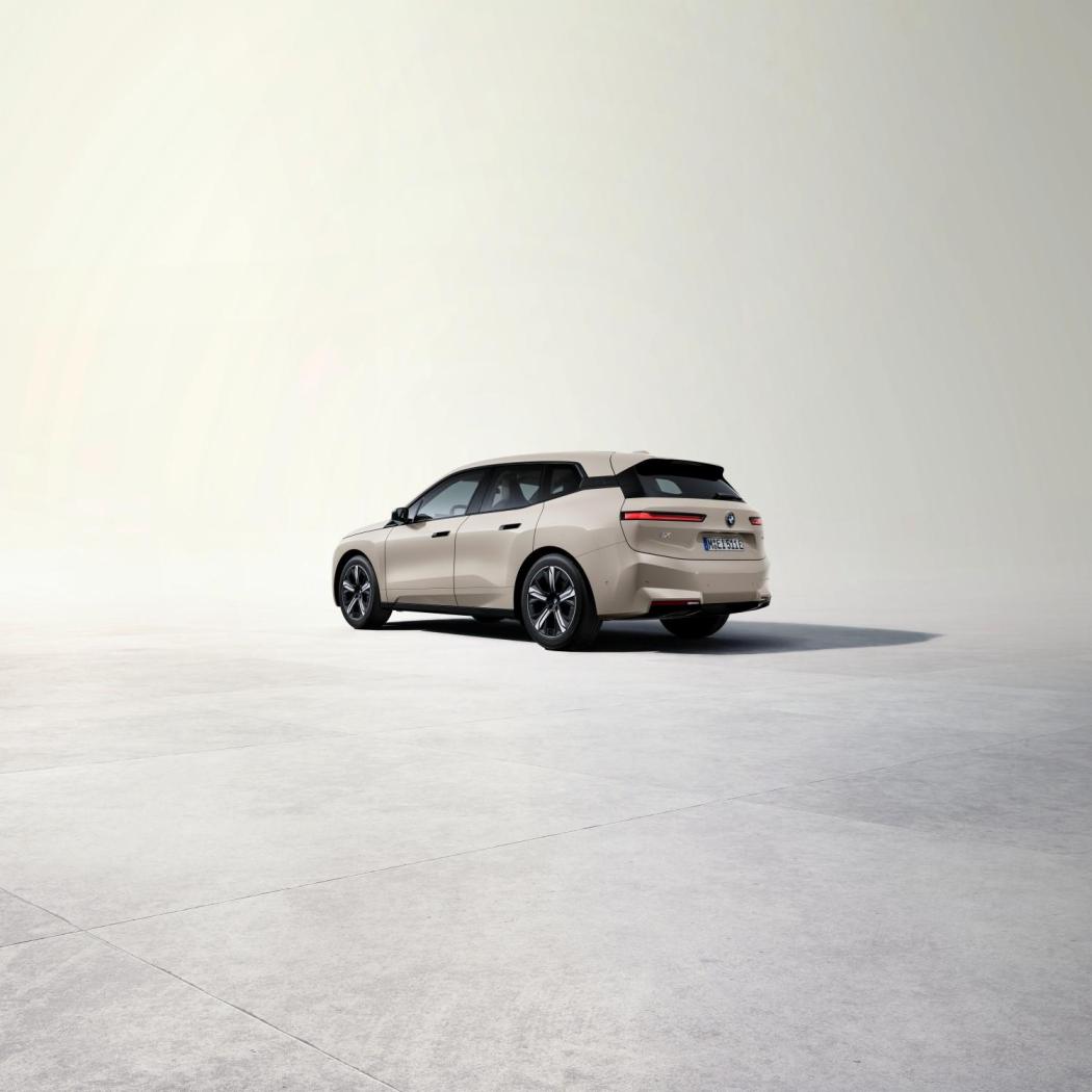 P90585029_lowRes_the-new-bmw-ix-xdriv.thumb.jpg.87c6bf87ad433274e9787aaf2e9d7536.jpg