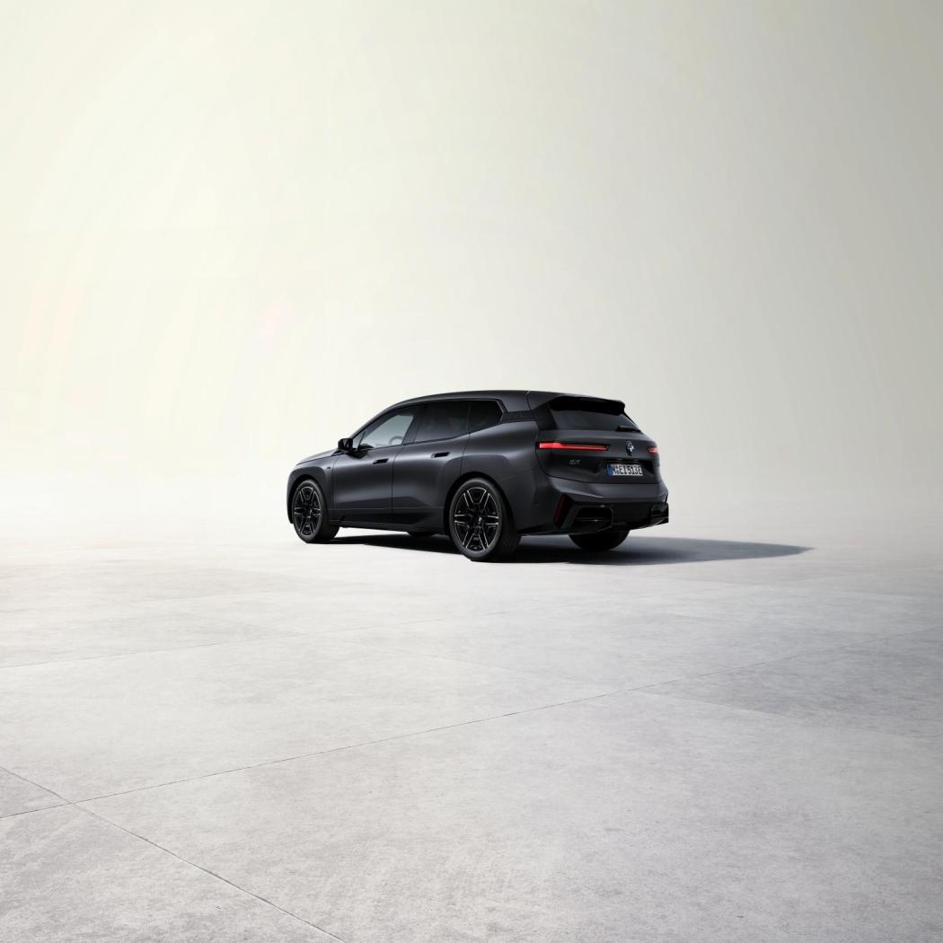 P90585192_lowRes_the-new-bmw-ix-m70-x.thumb.jpg.40b500381f5ba7088b3e47c7bb61ba01.jpg