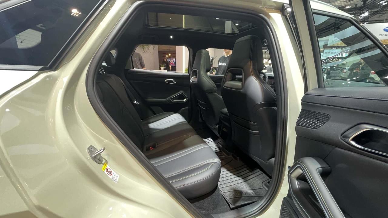 byd-atto-2-al-salone-di-bruxelles-2025(3).thumb.jpg.636981bf202061bdb44448870b0a050e.jpg