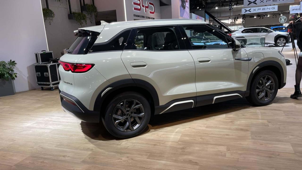 byd-atto-2-al-salone-di-bruxelles-2025.thumb.jpg.334c51fbe0a64c6dfaaad2dcba0484b1.jpg