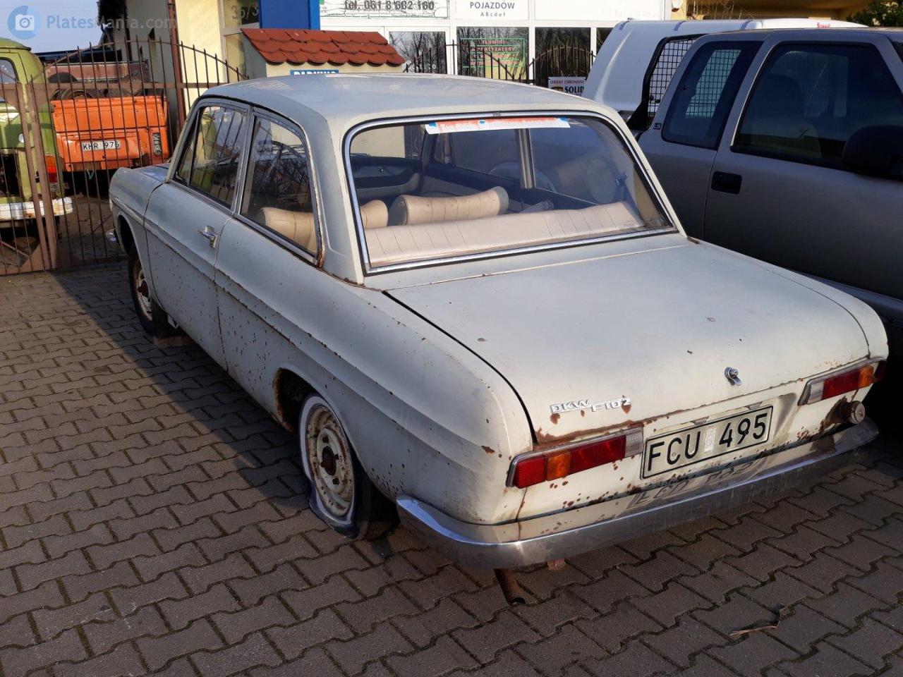 DKW_F102_2-porte_retro.thumb.jpeg.9c296b64a5f8bf39da869cc064de3cf6.jpeg
