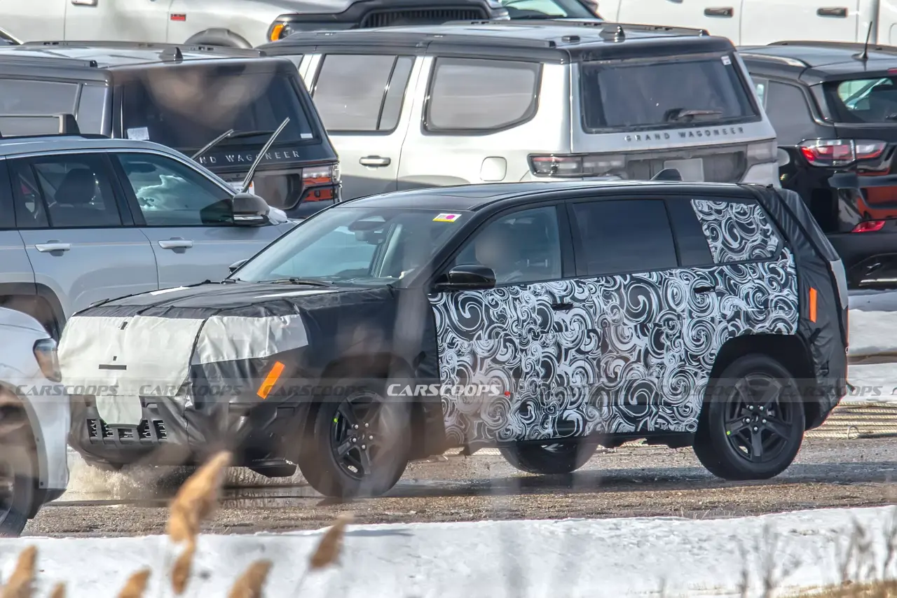 Jeep-Cherokee-Successor-Scoop-1.thumb.webp.7377d0e042832bc8bd66fa8fce13e27a.webp