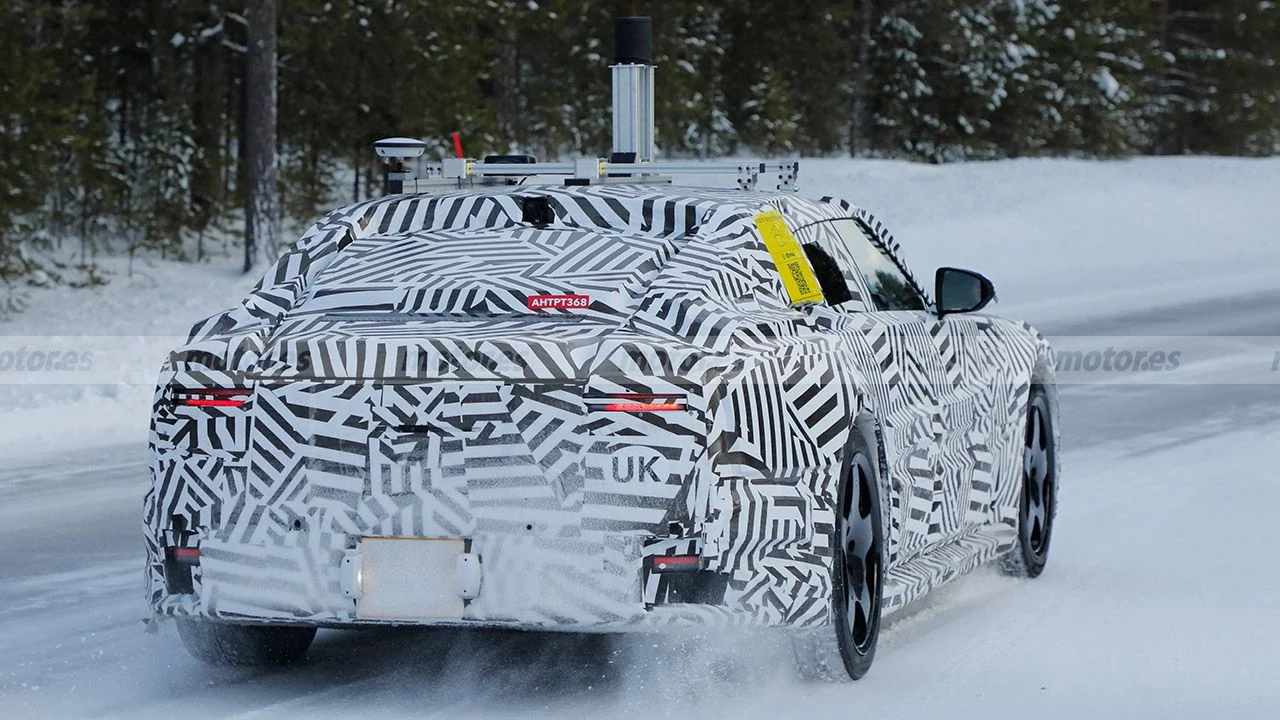 jaguar-gt-type-00-fotos-espia-2025106561-1738923842_13.webp.8999ff1f1d0d8581fc00c3de8953c5c3.webp