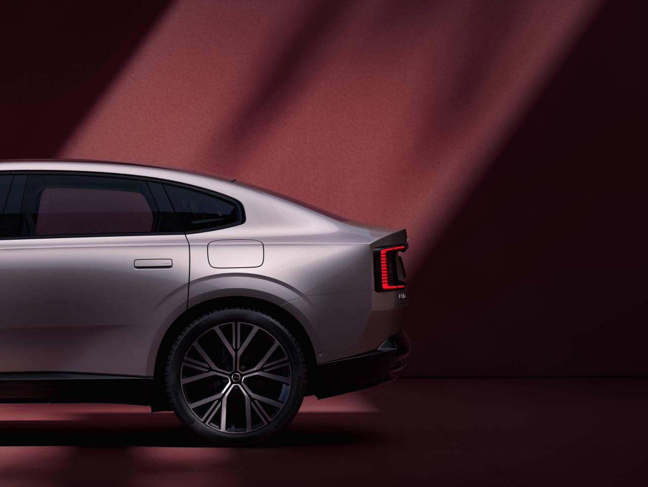 342444_Volvo_ES90_Exterior.thumb.jpg.590c1a37f652863311681de39e7998e4.jpg