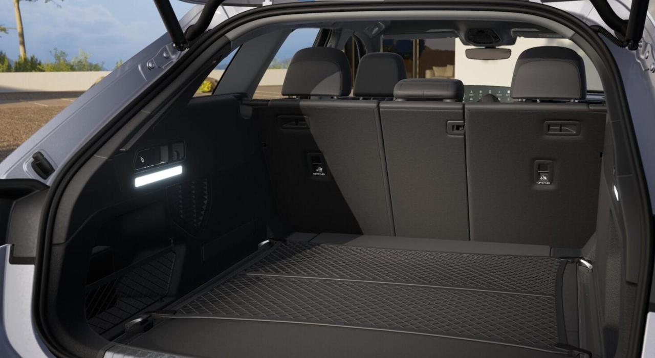 AUDI_08.thumb.jpg.49946357ef83f52ad60fb7e2209f1f4a.jpg